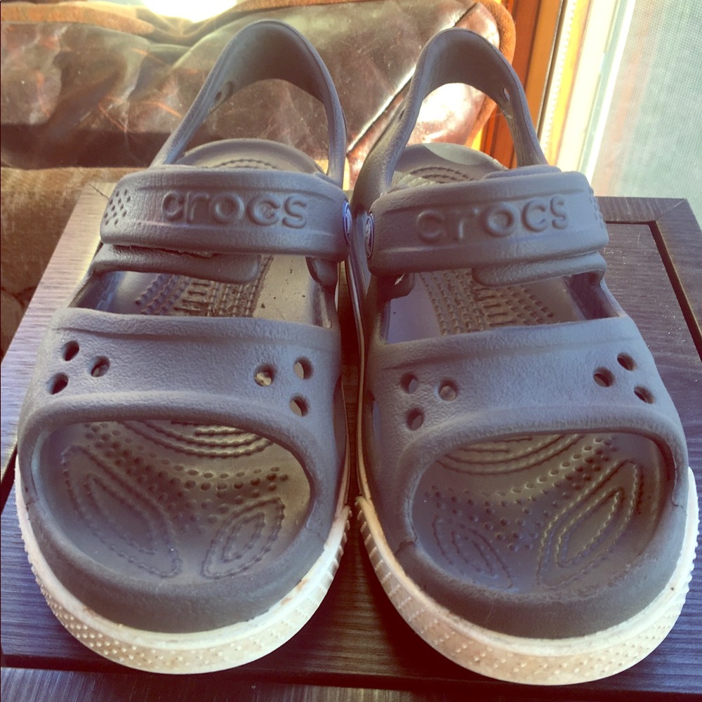 Toddler Sized 10 crocs 🐊